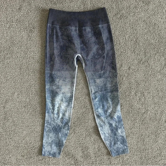 Lululemon Ebb to Train Tight Wash Legging Size 10 - Picture 1 of 7